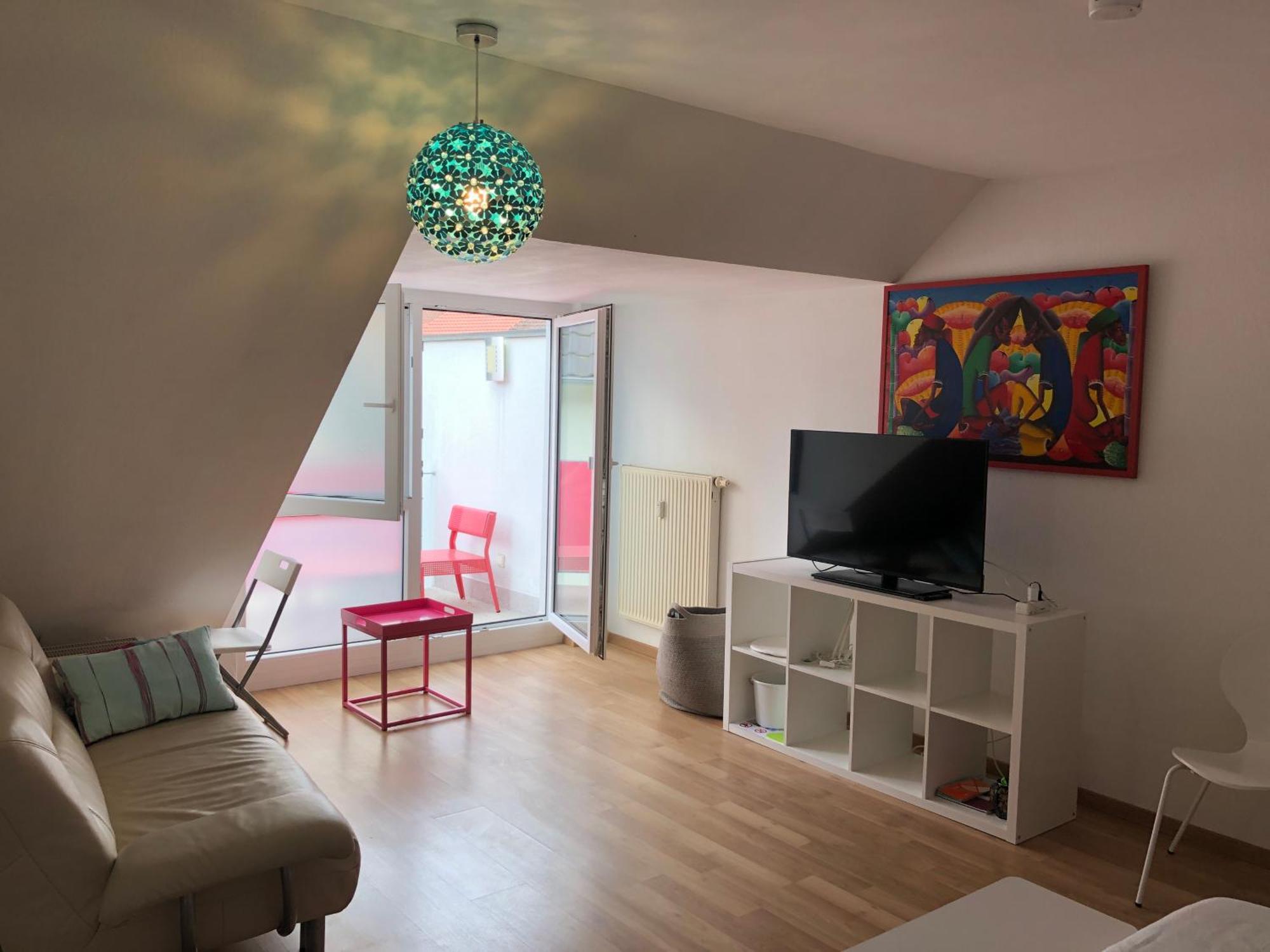 Studio Ochsenfurt Mit Sonnigem Balkon Exterior photo